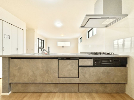 �L�b�`���@�������������I�ɁA�y�����I�V�X�e���L�b�`��  