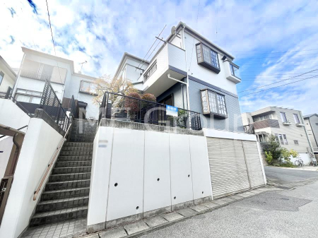 ���n�O�ώʐ^�@�����Ղ�̗z���ƊJ�����ɕ�܂�閾�邢�Z�܂�  