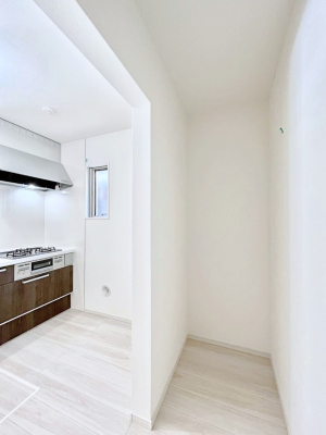 ���̑����ρ@�L�b�`���ɂ̓p���g���[�I�H�ނ̃X�g�b�N�͂������A���p�i�̎��[�Ȃǎg�����͂��낢��I