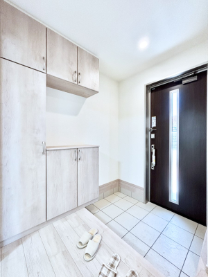 ���ց@�K���X�X���b�g�̓��������փh�A�������Ɍ���͂��Ă���܂�