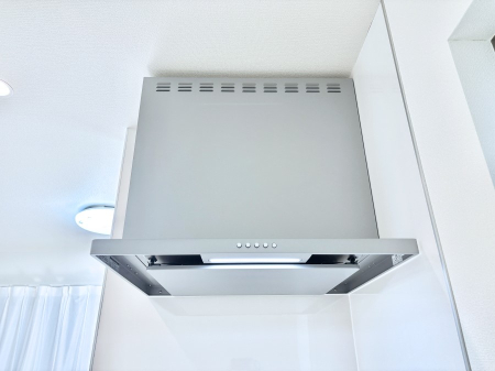 �@����2��\�I�}�Ȃ��q�l�̒��ԂɁB�܂��A���Ƒ��̎��]�ԃX�y�[�X�Ƃ��Ă��劈��B