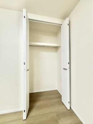 ���[�@�m���̃N���[�[�b�g�B���s��������̂Ō���̈ߗނ�����������܂�܂��B