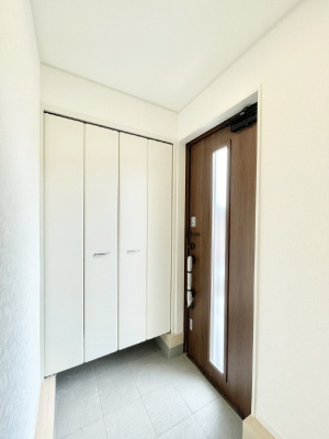 ���ց@�K���X�X���b�g�̓��������փh�A�������Ɍ���͂��Ă���܂�