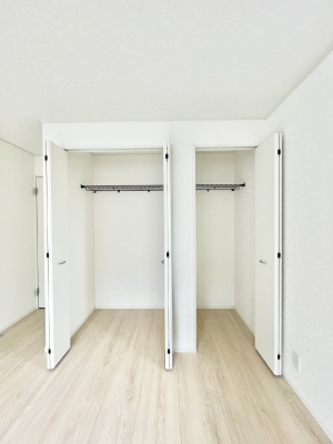 ���[�@�m���̃N���[�[�b�g�B���s��������̂Ō���̈ߗނ�����������܂�܂��B