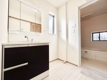 ���̑��@�L�X�Ƃ�Ƃ�̂��郉���h���[�X�y�[�X�B  