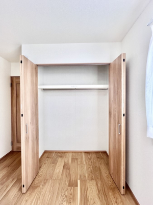 ���[�@�m���̃N���[�[�b�g�B���s��������̂Ō���̈ߗނ�����������܂�܂��B