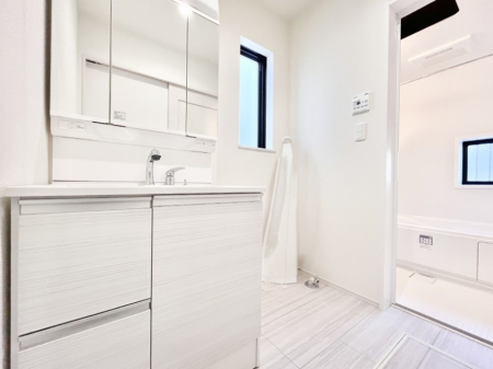 ���̑��@�L�X�Ƃ�Ƃ�̂��郉���h���[�X�y�[�X�B  