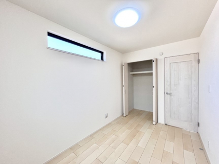 �Q���@�g���₷���`�Ńx�b�g��Ƌ�̒u�����ɂ����邱�Ƃ�����܂���B   