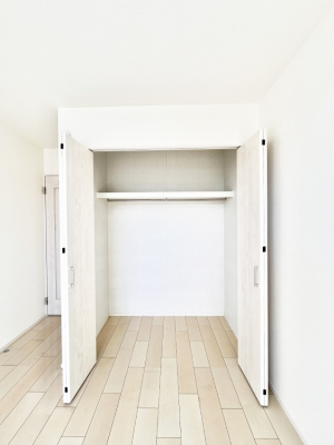 ���[�@�m���̃N���[�[�b�g�B���s��������̂Ō���̈ߗނ�����������܂�܂��B