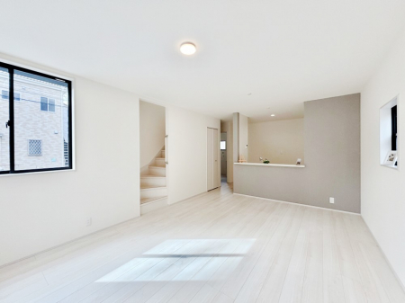 ���r���O�@�Z�ޕ��̌��������o�����A�C���e���A���l����̂��y���݂ȃ��r���O�ł��I �@