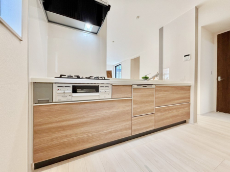 �L�b�`���@���������Ȃ���ł����Ƒ��Ƃ̉�b���y���߂�ΖʃL�b�`��