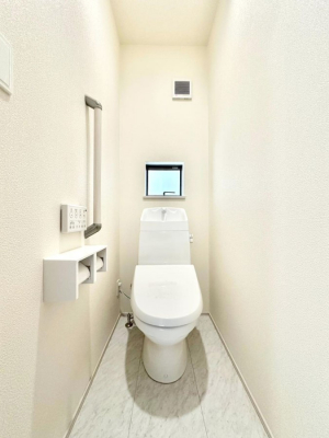 �g�C���@�g�C����1�K��2�K���ꂼ��ɔz�u����Ă��ĂƂĂ��֗��ł��B 