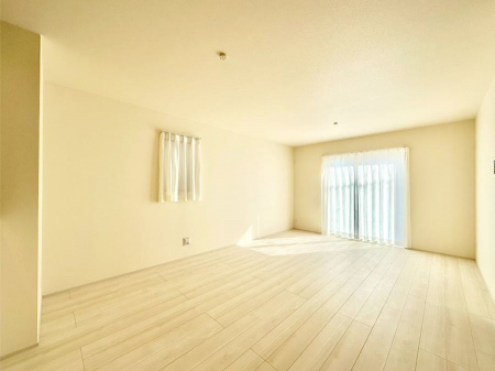 ���r���O�@�傫�ȑ����炽���Ղ�̗z���ƕ����������郊�r���O