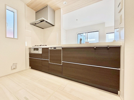 �L�b�`���@�u�₩�ȕ����ʂ蔲����L�b�`���B��������̂Ŗ��邭���C�ɂ��𗧂��܂��B