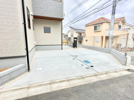 �@�ڂ̑O�����ԏꂾ�ƉJ�̓�����ʂɂ������������������֗��ł���