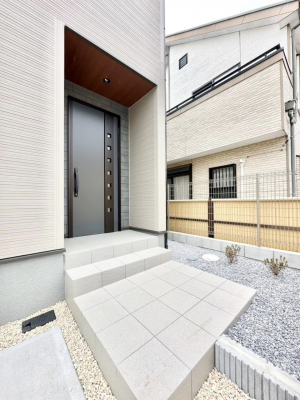 ���ց@��؂ȉƑ��A���q���o�}���錺�ցB