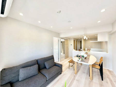 ���r���O�@�������������͋C�̃��r���O�͉Ƒ��݂�Ȃ̉��K���