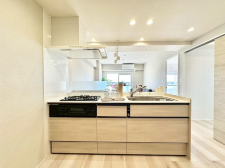 �L�b�`���@���������Ȃ��炲�Ƒ��Ƃ̉�b���y���߂�ΖʃJ�E���^�[�L�b�`��  