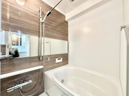 �����@����̔�������Ă���閾�邢�������̂���o�X���[��  