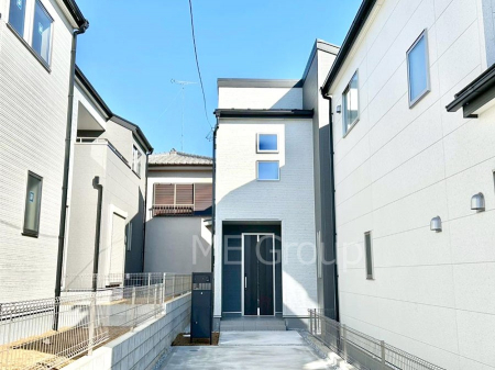 ���n�O�ώʐ^�@�������ꂽ�O�ρA�㎿�ȏZ��Ԃ��L���鎺���͉i�����S���ĉ߂�����Z���ł��B 