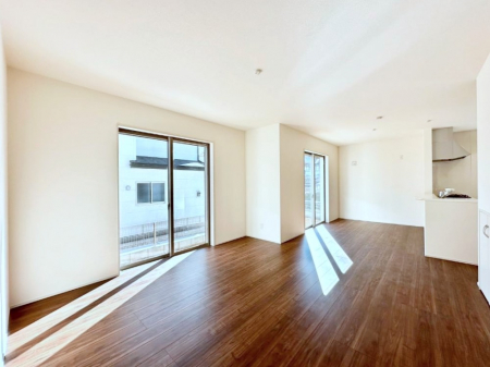 ���r���O�@�Z�ޕ��̌��������o�����A�C���e���A���l����̂��y���݂ȃ��r���O�ł��I 