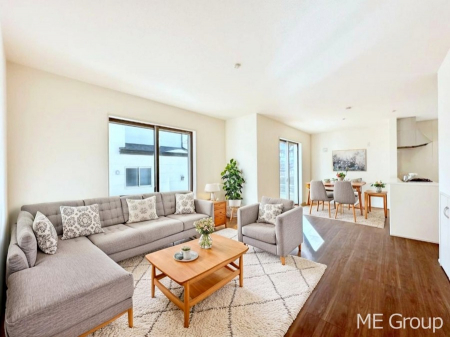 ���r���O�@�Ƒ��̘a�₩�ȉ�b���������Ă������B�J�����̂��郊�r���O�ł��B���Ƌ��CG�ł�  