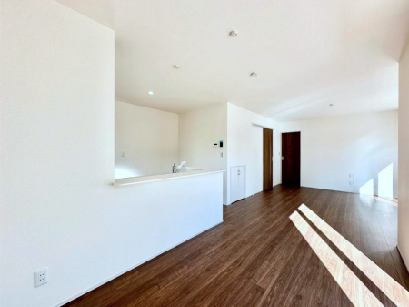 ���r���O�@�Ƒ��c���̎��Ԃ����������Ȃ��났�̃��r���O�_�C�j���O�B   