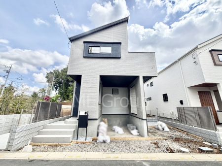 ���n�O�ώʐ^�@�������ꂽ�O�ρA�㎿�ȏZ��Ԃ��L���鎺���͉i�����S���ĉ߂�����Z���ł��B 