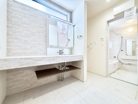 ���̑��@�_�炩�Ȓ��̌����������鑋���������ʎ�