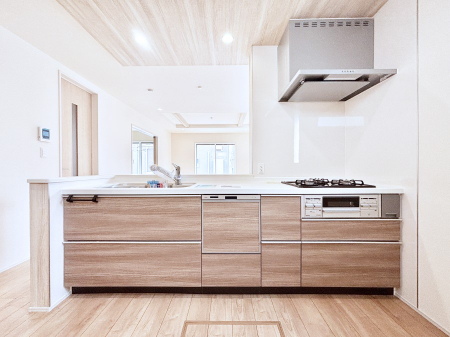 �L�b�`���@���r���O�����n����l�C�̃J�E���^�[�L�b�`���B �Ƒ��������Ȃ���Ǝ������邱�Ƃ��ł��܂��B