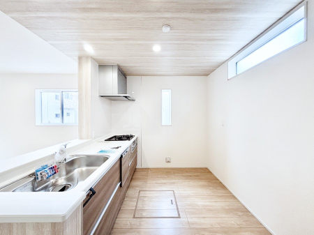 �L�b�`���@�|�b�v�A�b�v�V�䂪�f�G�ȃL�b�`���I��������̂ō̌����Ƃꊷ�C�ɂ��𗧂��܂��B