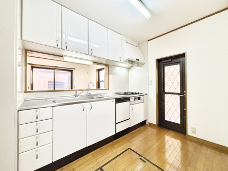 �L�b�`���@���������Ȃ��炲�Ƒ��Ƃ̉�b���y���߂�ΖʃJ�E���^�[�L�b�`��