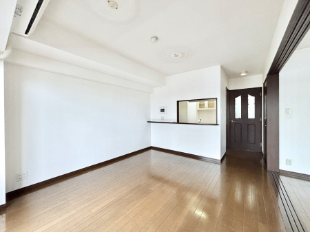 ���r���O�@���Ƒ��̓��₩�Șb�����ŕ�܂�閾�邢���r���O  