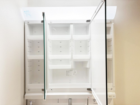 ���̑����ρ@�O�ʋ��̗��ɁA���ϕi��q���p�i�Ȃǂ����[�\�B���ʑ����������ƕۂ��܂��I