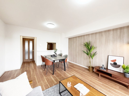 ���r���O�@���Ƒ��̓��₩�Șb�����ŕ�܂�閾�邢���r���O