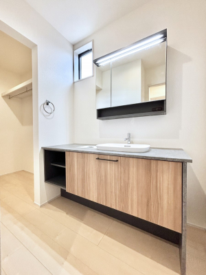 ���̑��@�������̂�����K��Ԃł��B�����̐g�x�x���C�����ǂ����g�������܂��B 