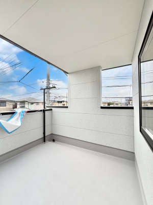 �o���R�j�[�@�C���i�[�o���R�j�[�Ȃ̂ŉJ�ł����󕨂����������o���āA���ʂ�������̂Ŋ������ǂ��A�������X�y�[�X�Ƃ��ďd�󂵂܂��B 