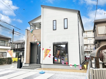 ���n�O�ώʐ^�@�������ꂽ�O�ρA�㎿�ȏZ��Ԃ��L���鎺���͉i�����S���ĉ߂�����Z���ł��B 