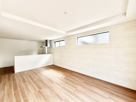 ���r���O�@���Ƒ��̓��₩�Șb�����ŕ�܂�閾�邢���r���O