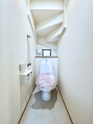 �g�C���@�g�C����1�K��2�K���ꂼ��ɔz�u����Ă��ĂƂĂ��֗��ł��B 