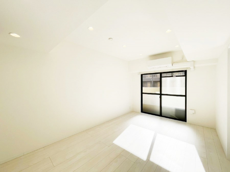 ���r���O�@�傫�ȑ����炽���Ղ�̗z���ƕ����������郊�r���O