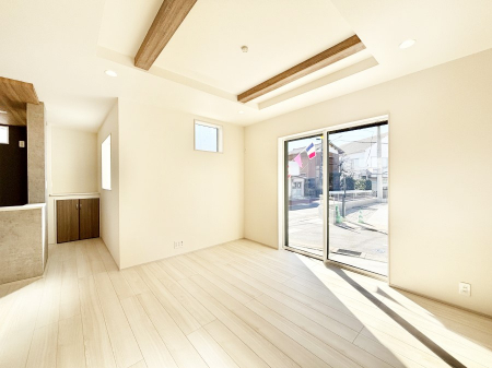 ���̑����ρ@�Ƒ��̏Ί炪���R�Ɛ��܂�Ă���A����ȕ��͋C�̃_�C�j���O�Ɏd�オ���Ă��܂� 