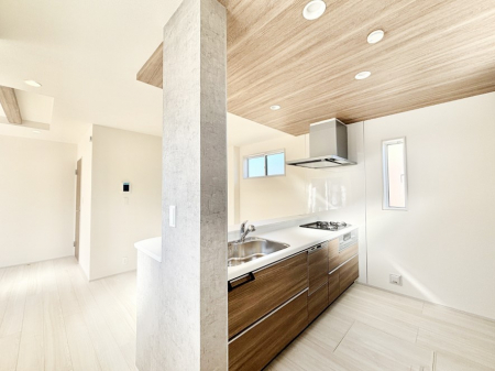 �L�b�`���@���������Ȃ���ł����Ƒ��Ƃ̉�b���y���߂�ΖʃL�b�`��