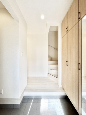 ���ց@�Ƒ��̋A��₨�q�l�������������}���錺��  