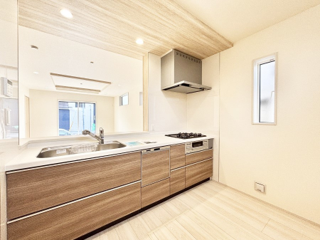 �L�b�`���@���������Ȃ���ł����Ƒ��Ƃ̉�b���y���߂�ΖʃL�b�`��