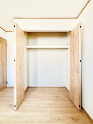 ���[�@�m���̃N���[�[�b�g�B���s��������̂Ō���̈ߗނ�����������܂�܂��B