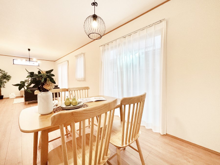 ���r���O�@�i�`�������e�C�X�g�̗D�����_�炩���F�g���̃t���[�����O���f�G�ȃ��r���O�ł��ˁB