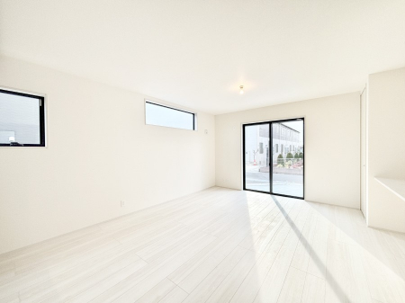 ���r���O�@�ǂ��ɂ��Ă��Ƒ��̂Ȃ������������R�~���j�P�[�V�������r���O�B 