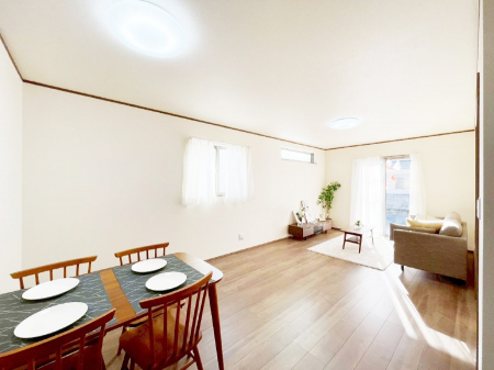 ���r���O�@���Ƒ��̓��₩�Șb�����ŕ�܂�閾�邢���r���O