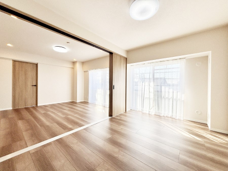 ���̑����ρ@�o���R�j�[���J�������v���X���Ă����m��